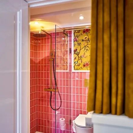 Next To Skinny Bridge Near Rembrandtsquare Appartement *