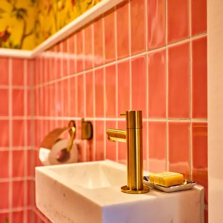 Next To Skinny Bridge Near Rembrandtsquare Appartement Amsterdam