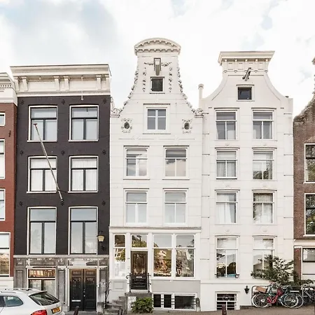 Next To Skinny Bridge Near Rembrandtsquare アパート アムステルダム