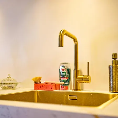 アパート Next To Skinny Bridge Near Rembrandtsquare アムステルダム