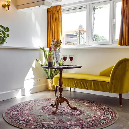 Next To Skinny Bridge Near Rembrandtsquare * アムステルダム